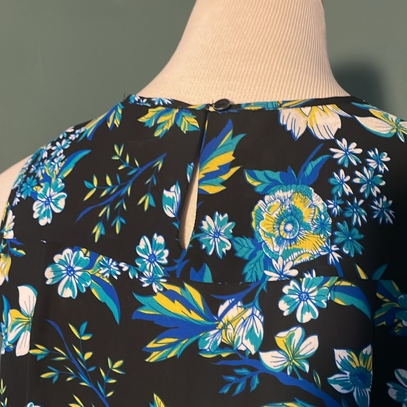 Violet and Claire shell top, cobalt, blue and yellow floral print on black. - Picture 5 of 6